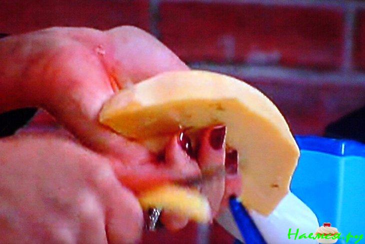 Запеканка мясная с яблоками и сыром