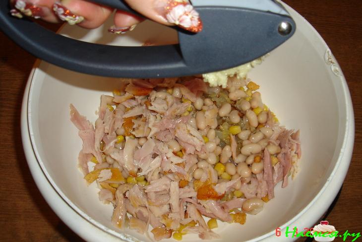 Салат "Сытный" с копченым окорочком