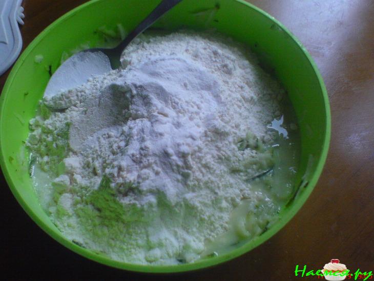 Несладкий кабачковый пирог