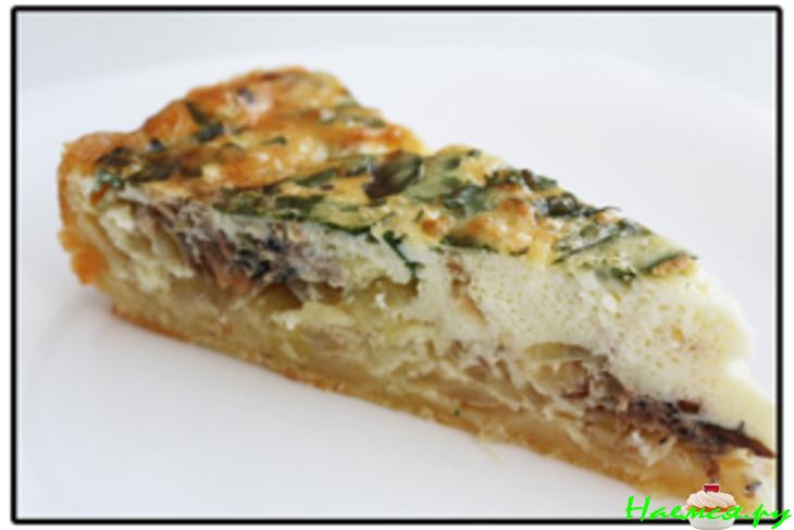 Пирог с консервированной рыбой и луком