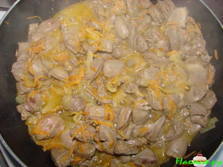 Щи из кислой капусты с потрошками