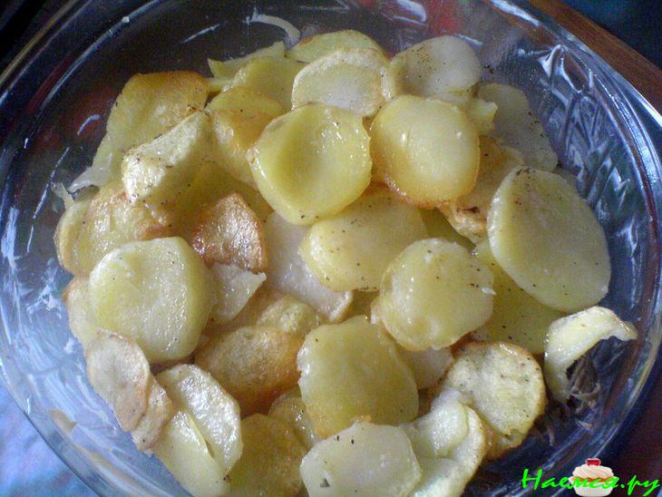 Караси в сметане с картофелем