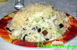 Салат "Цезарь" с копченым беконом Салат "Цезарь" с копченым беконом