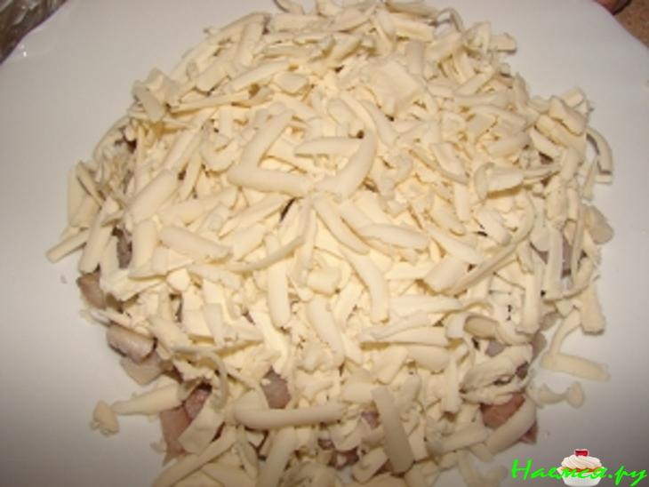 Салатик с помидором и сельдью