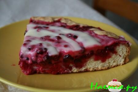 Пирог с брусникой и яблоками