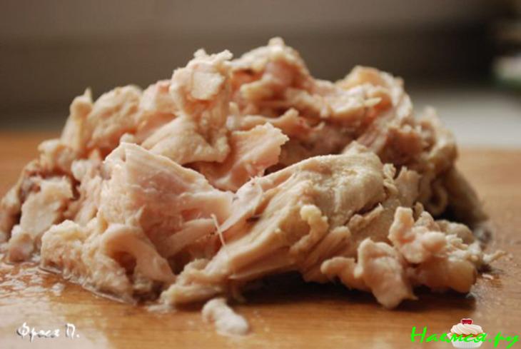 Суп-пюре из курицы с фисташками