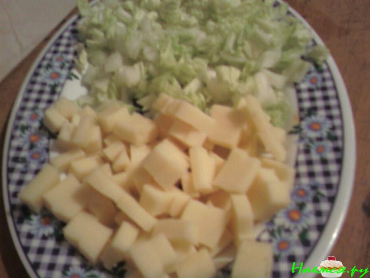 Салат из морепродуктов с сыром и авокадо Салат из морепродуктов с сыром и авокадо