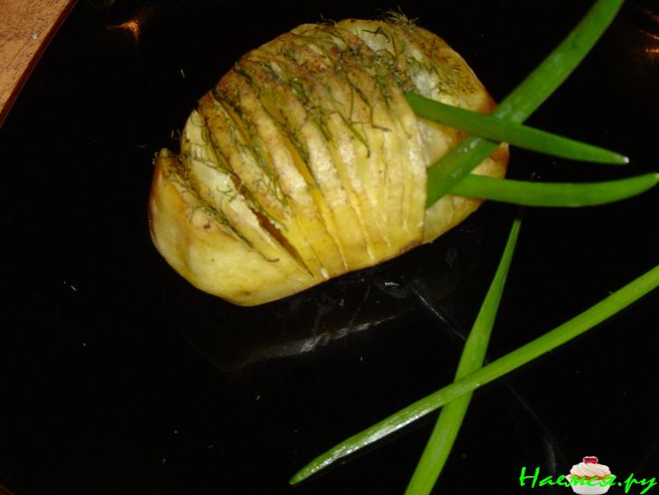 Картошка-гармошка с укропом Картошка-гармошка с укропом