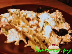 Салат с курицей, овощами и фруктами Салат с курицей, овощами и фруктами