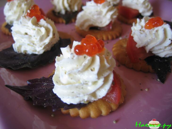 Сырные закусочные пироженки