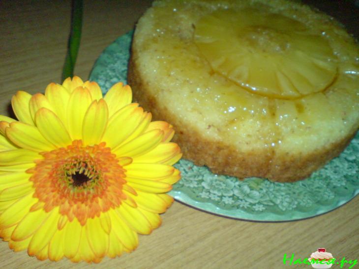 Тортики-малышки с ананасом под ананасовой карамелью Тортики-малышки с ананасом под ананасовой карамелью