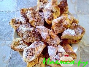 Слойка с яблоками и орешками