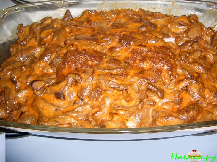 Котлеты с творогом и грибным соусом