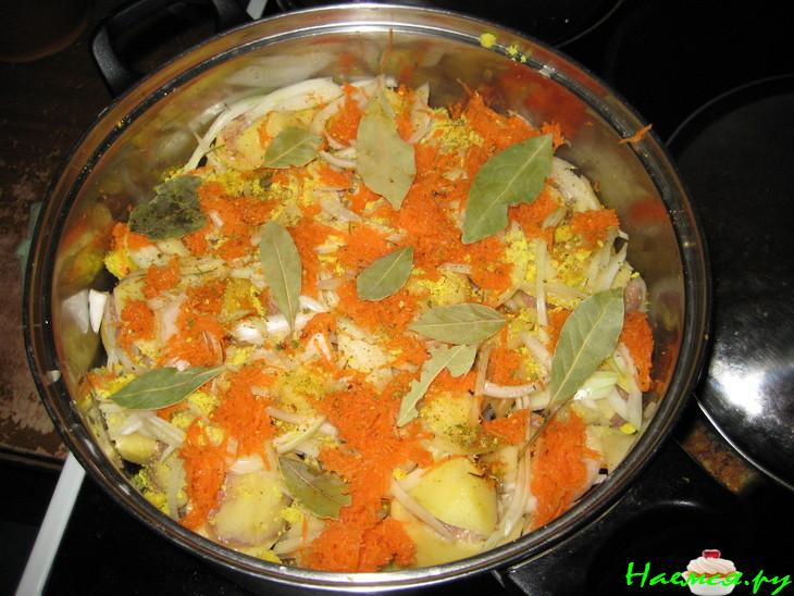 Фаршированные картофельные лодочки, но не в духовке :)