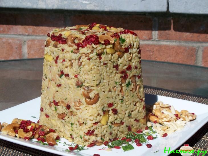 Праздничный рис с орехами и барбарисом Праздничный рис с орехами и барбарисом