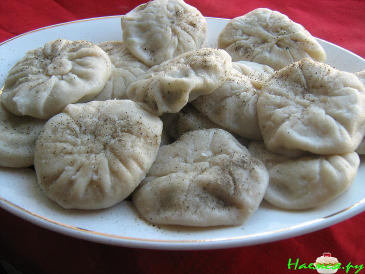 Хинкали с говядиной и бараниной с мятой и кориандром