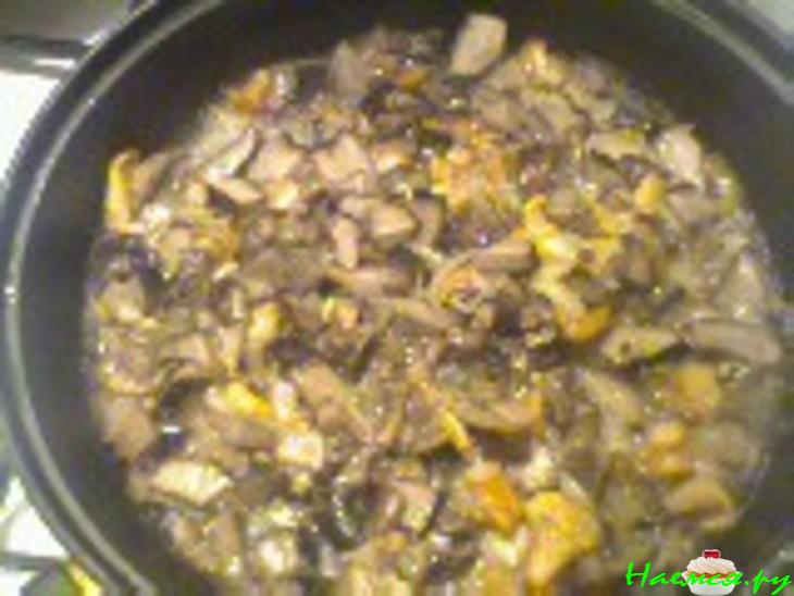 Грибной соус со сметаной и зеленью Грибной соус со сметаной и зеленью