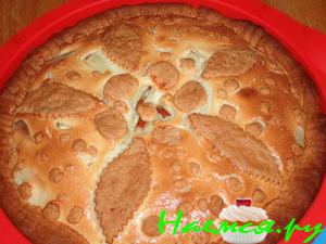 Творожный пирог с яблочно-грушевой начинкой под сметанной заливкой