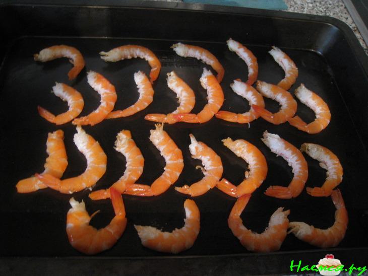 Запеченные креветки с соусом ромеско