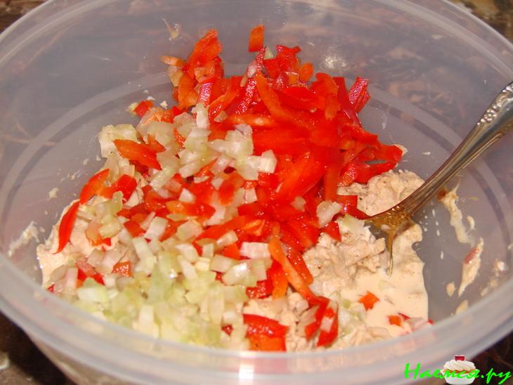 Салат с тунцом в собственном соку