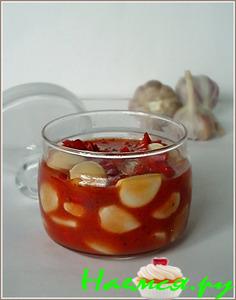 Чеснок маринованный в томатном соке