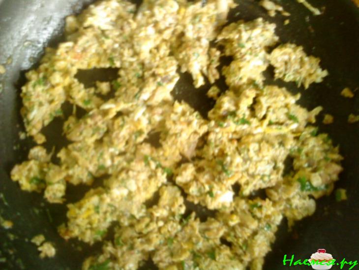 Горячие бутеры со скумбрией и яйцом