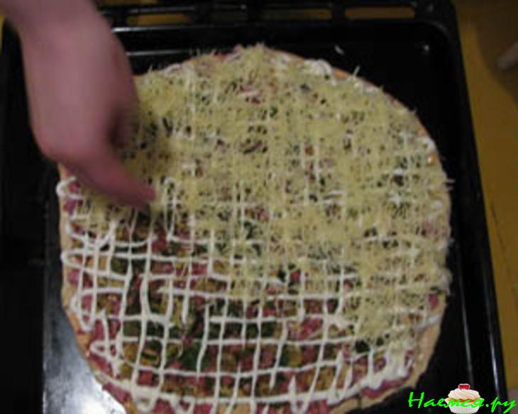 Пицца на сметане и молоке "по-домашнему"