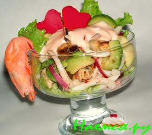 Салат-коктейль "Влюбленная креветка"