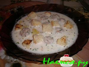 Сырный супчик с фрикадельками и сухариками