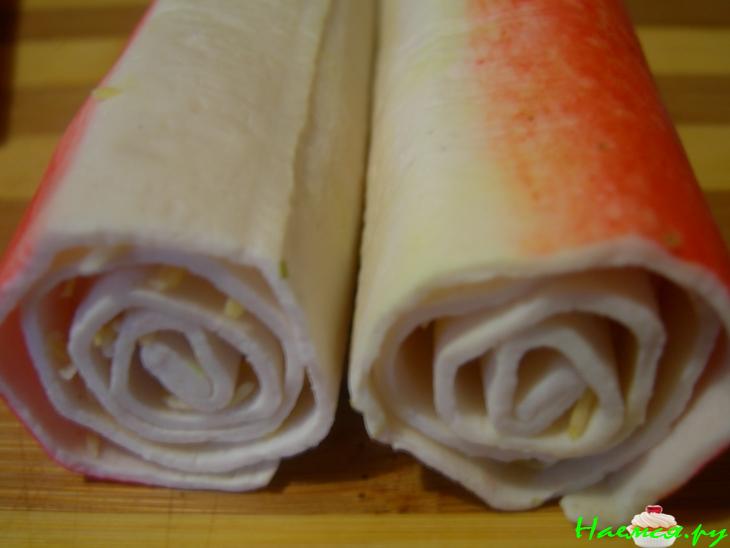 Крабово-слоеные рулеты к пиву