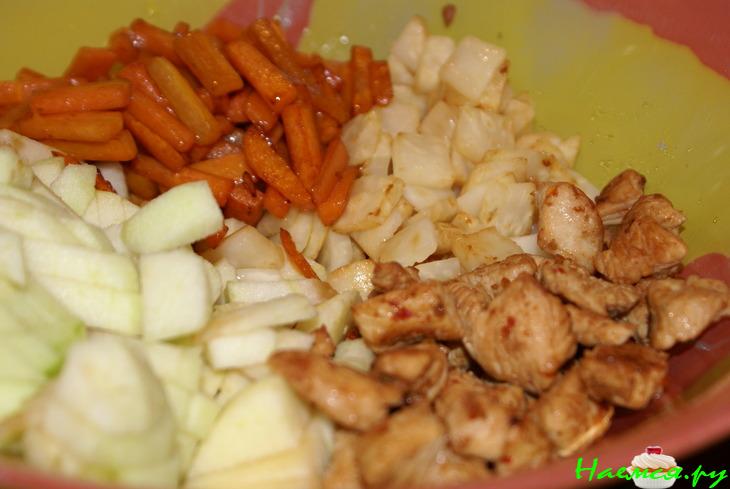 Салат из индейки с сельдереем и яблоком