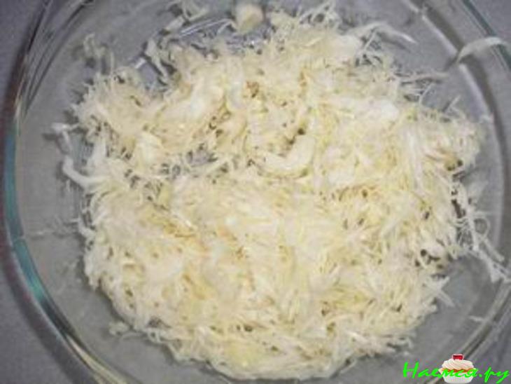 Салат с печенью трески и морской капустой