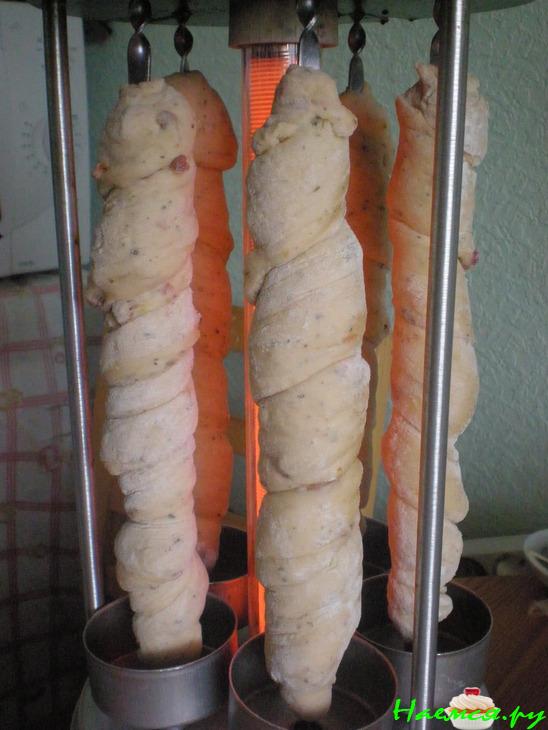 Булочки гриль с базиликом и вяленными помидорами