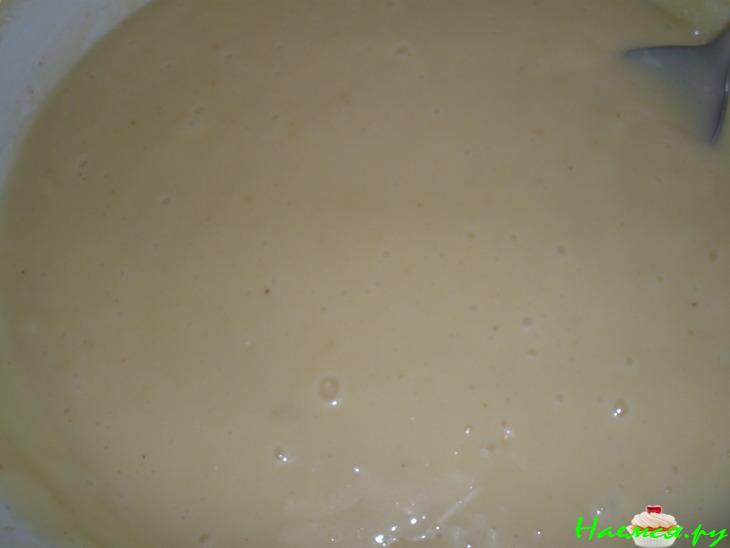 Торт "Наполеон" с кремом со сгущенкой Торт "Наполеон" с кремом со сгущенкой