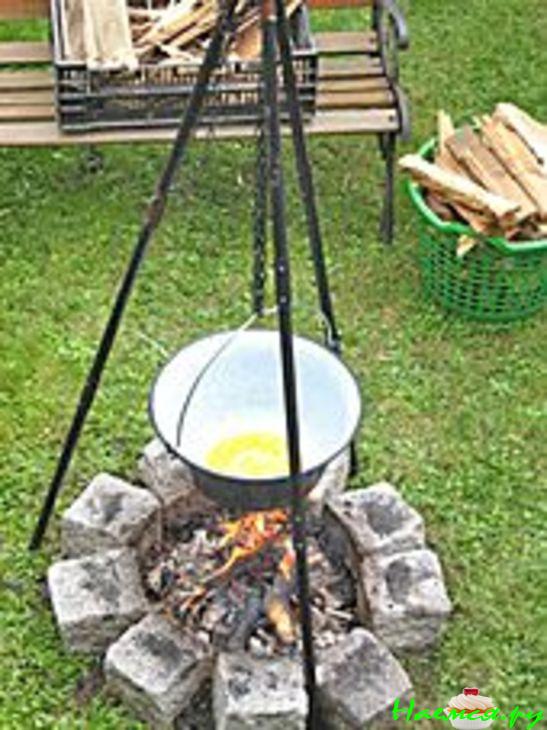 Венгерский гуляш на костре Венгерский гуляш на костре