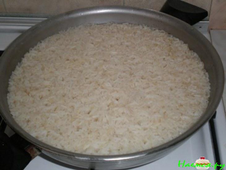 Рис с морепродуктами и помидорами