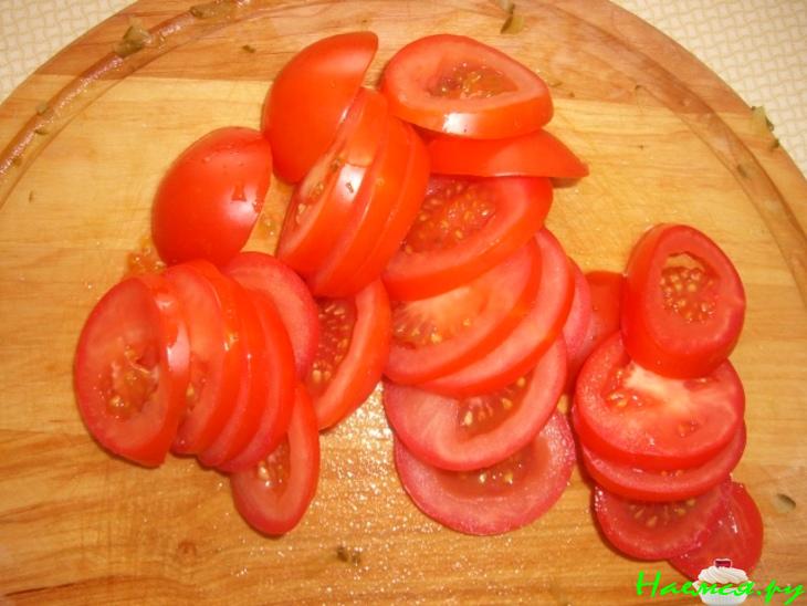 Корзиночки с огурцами, помидорами и сыром