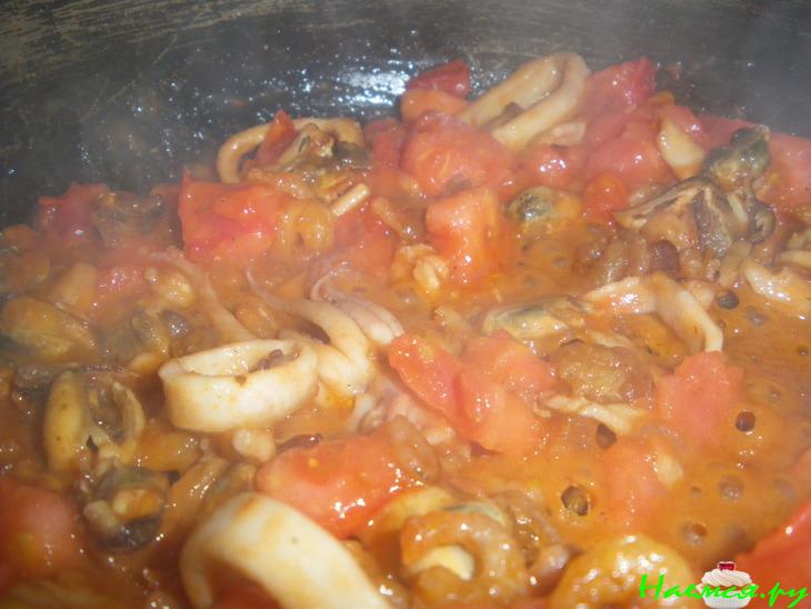 Макароны с морскими гадами