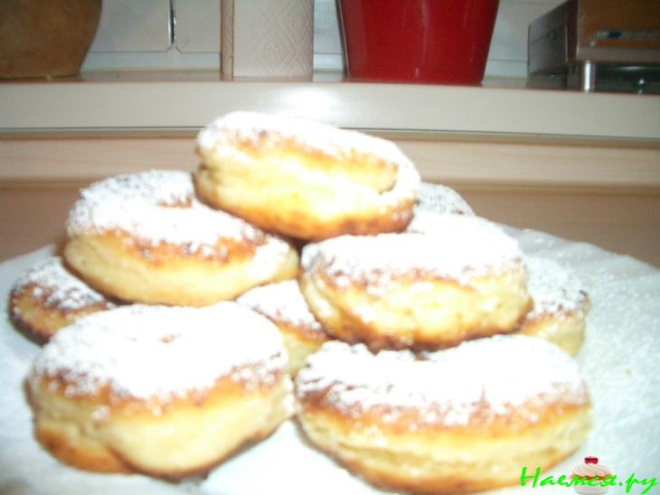 Творожные пончики в сахарной пудре