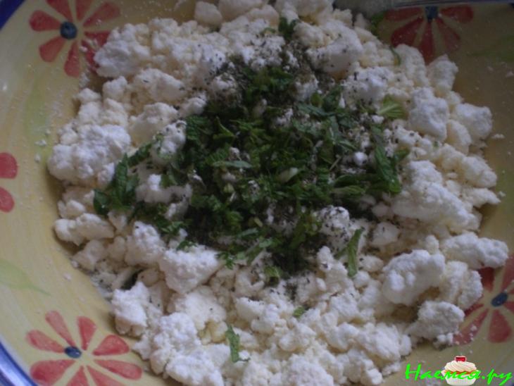 Луковый киш с пятью видами сыра