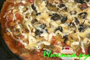 Вкуснейшая пицца на тонком тесте!