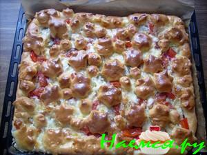 Пирог рыбный с паприкой, помидорами и моцареллой