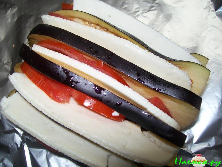 Баклажаны, запеченные с брынзой Баклажаны, запеченные с брынзой