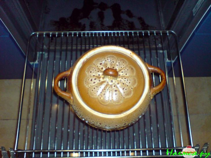 Солянка мясная сборная в горшочке