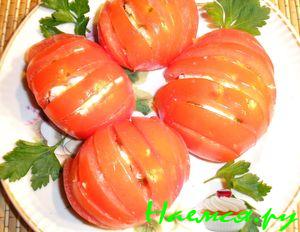 Фаршированные яйцом и зеленью помидоры Фаршированные яйцом и зеленью помидоры