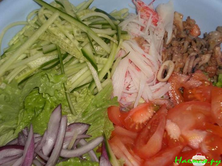Салат с морепродуктами