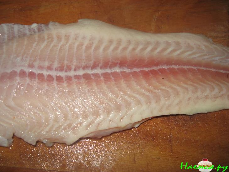 Рыбный рулет-суфле с перечно-грибной начинкой