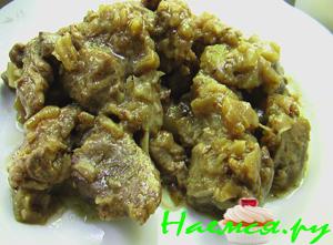 Свинина с яблоками в пиве