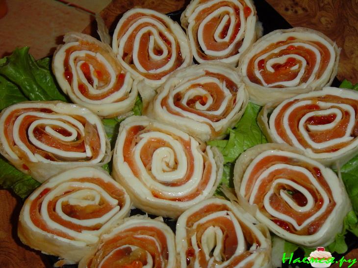 Рыбно-икорный рулет из лаваша