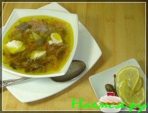 Рассольник на рыбном бульоне с грибами и перловкой